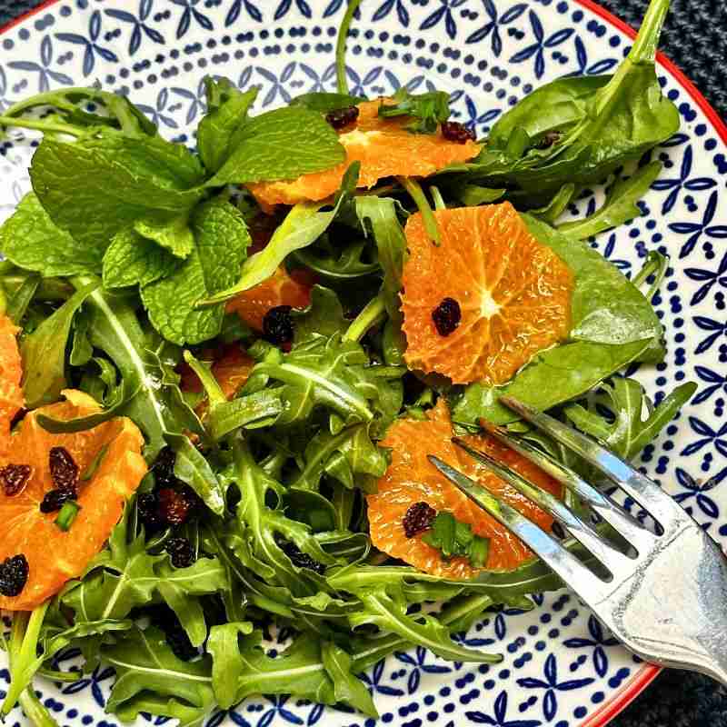 mandarin orange salad with rocket and mint